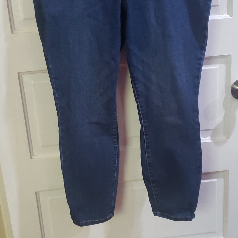 Jeans - Picture 2 of 3